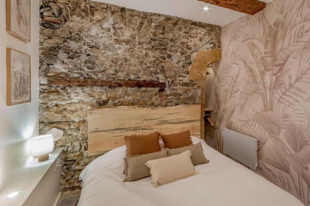 Le Saint-Georges Apartment ลียง ภายนอก รูปภาพ